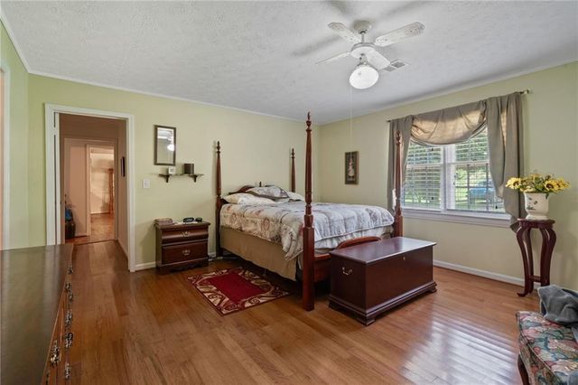 404 Davis W Road, Fairmount, GA 30139