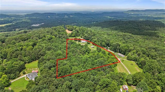 404 Davis W Road, Fairmount, GA 30139