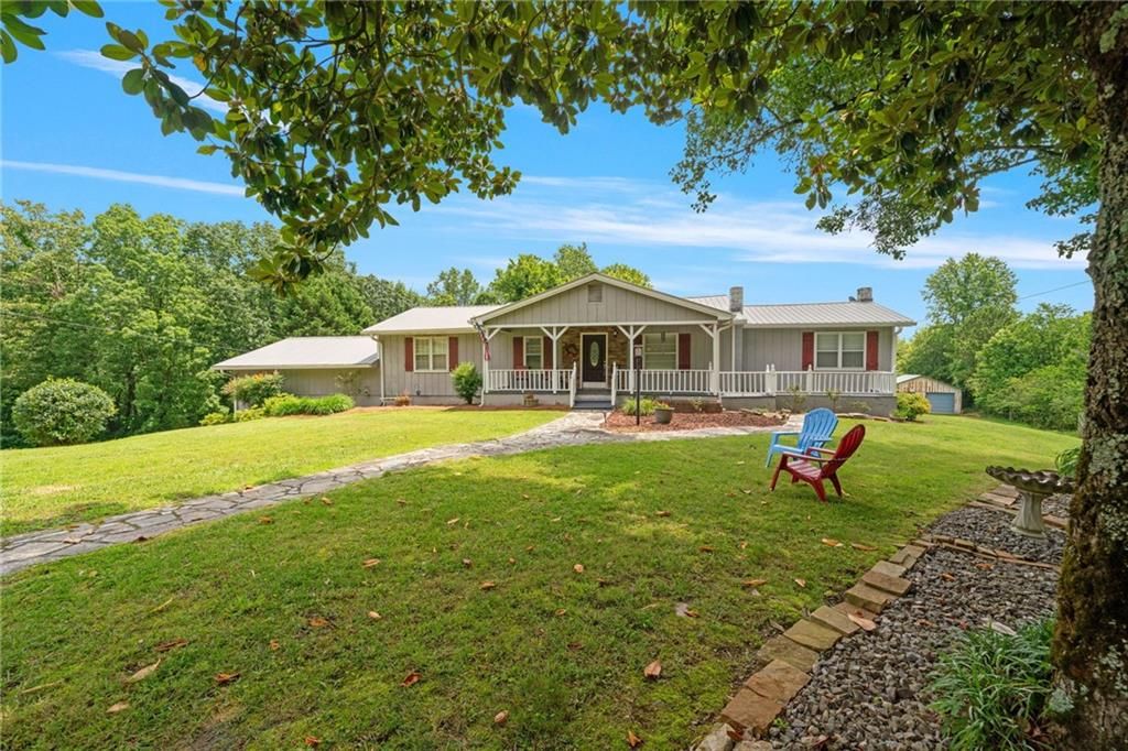 404 Davis W Road, Fairmount, GA 30139