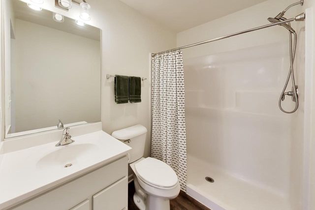1420 E Longneedle LANE, Elkhorn, WI 53121