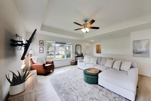 1420 E Longneedle LANE, Elkhorn, WI 53121
