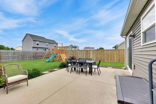 1420 E Longneedle LANE, Elkhorn, WI 53121