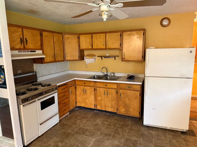 3722 Celtic Drive, Indianapolis, IN 46235