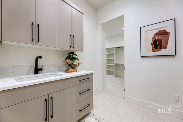 9835 Meadow Park Blvd, Middleton, ID 83644