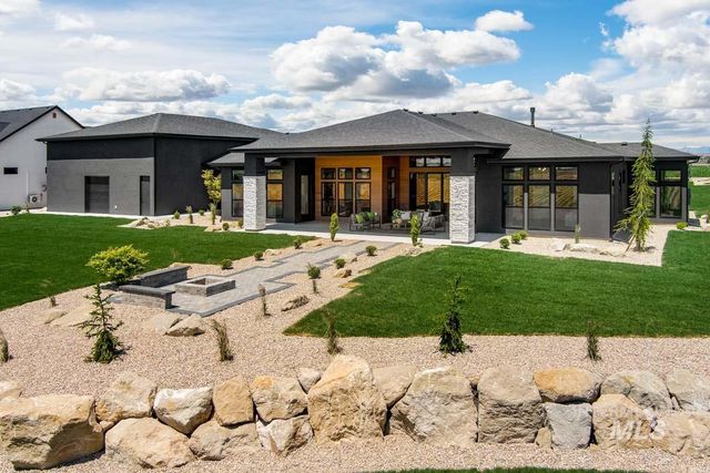 9835 Meadow Park Blvd, Middleton, ID 83644