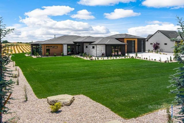 9835 Meadow Park Blvd, Middleton, ID 83644