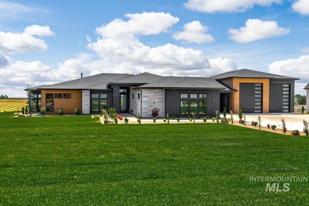 9835 Meadow Park Blvd, Middleton, ID 83644 photo 2