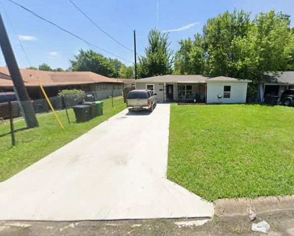 8027 Herschelwood Street, Houston, TX 77033