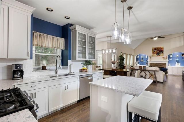 512 Cypress Pointe, Woodstock, GA 30189