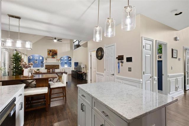 512 Cypress Pointe, Woodstock, GA 30189