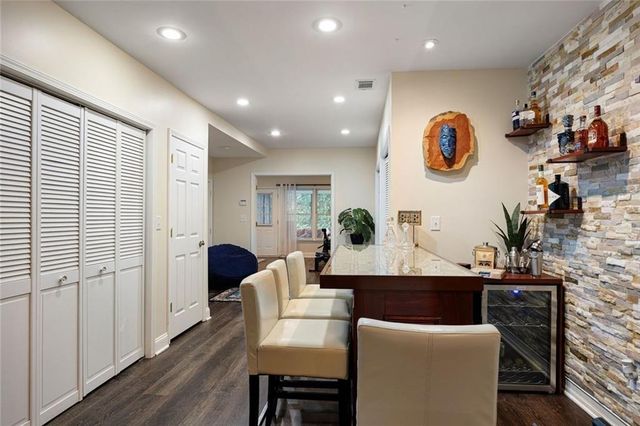 512 Cypress Pointe, Woodstock, GA 30189