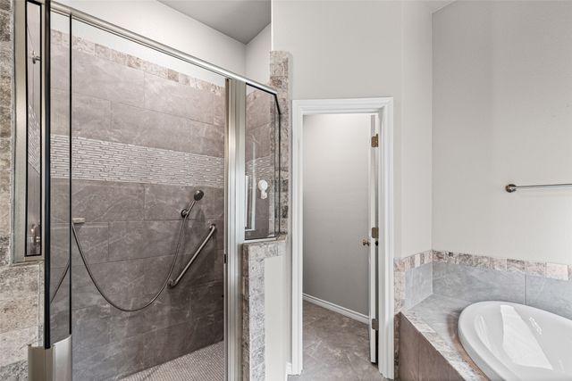 6620 Pinehurst Drive, Granbury, TX 76049