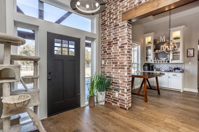 1205 Northshore Lane, Valley View, TX 76272