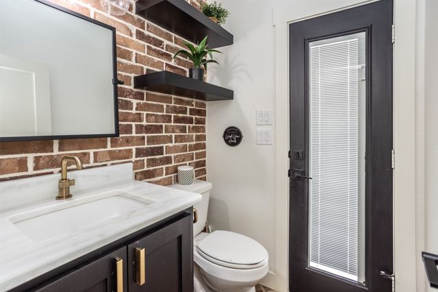 1205 Northshore Lane, Valley View, TX 76272