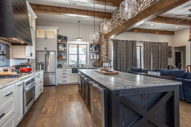 1205 Northshore Lane, Valley View, TX 76272