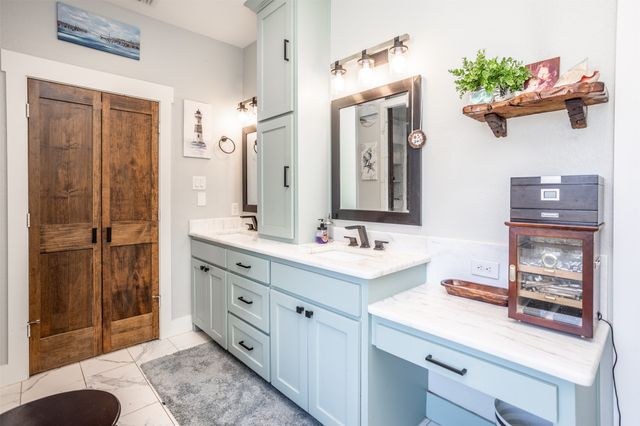 1205 Northshore Lane, Valley View, TX 76272