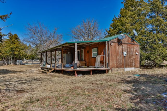 1205 Northshore Lane, Valley View, TX 76272