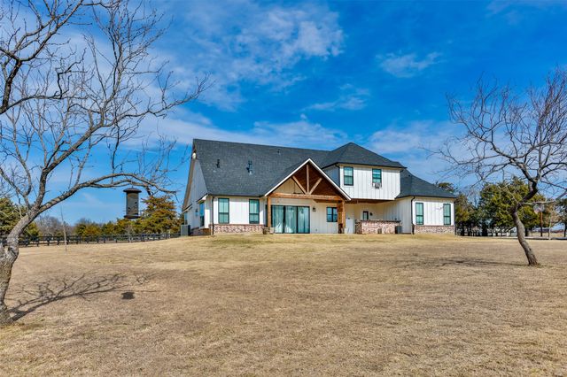 1205 Northshore Lane, Valley View, TX 76272