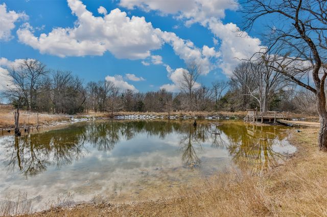 1205 Northshore Lane, Valley View, TX 76272