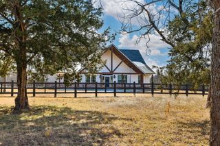 1205 Northshore Lane, Valley View, TX 76272