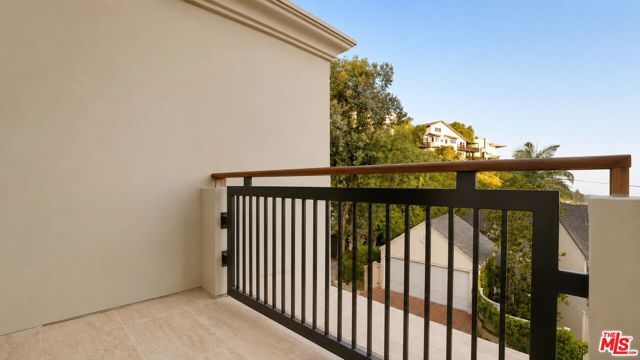 8721 Sunset Plaza Terrace, West Hollywood, CA 90069