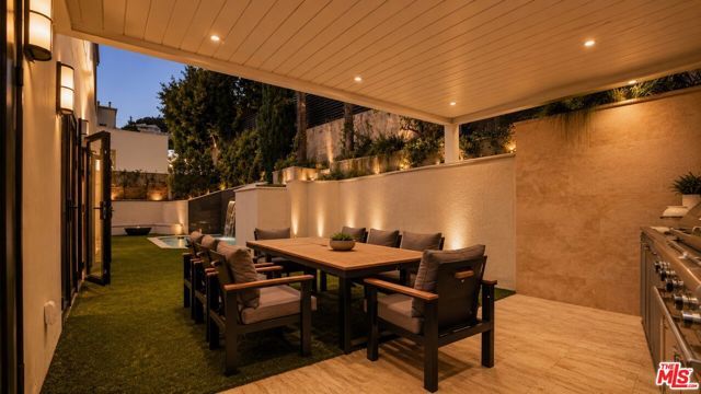 8721 Sunset Plaza Terrace, West Hollywood, CA 90069