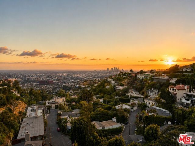8721 Sunset Plaza Terrace, West Hollywood, CA 90069