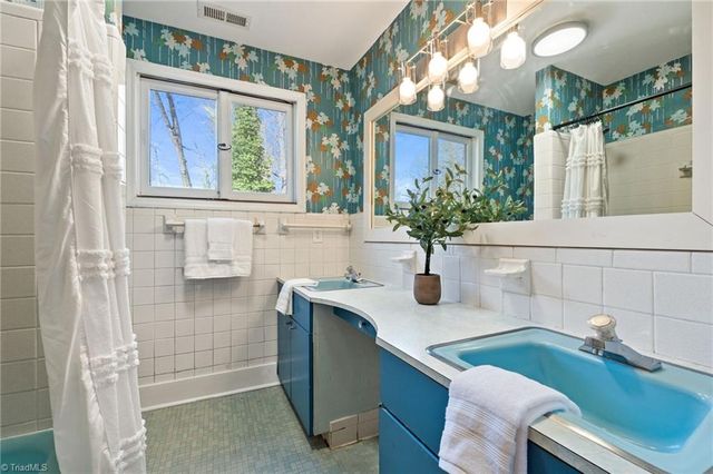 5313 Montevista Drive, Greensboro, NC 27407