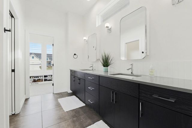 2403 N Bluestone St, Andover, KS 67002