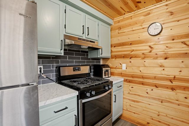 249 W Miller Road, Midland, MI 48640