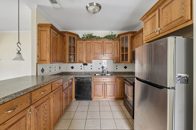 123 Shore Dr, White House, TN 37188