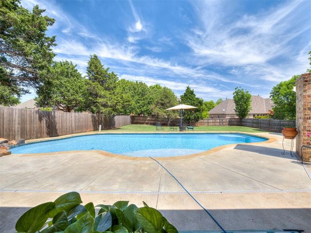 1317 Narrows Bridge Circle, Edmond, OK 73034