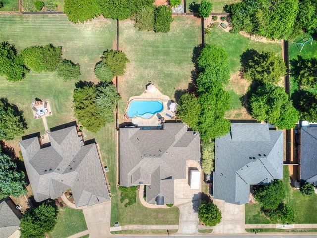 1317 Narrows Bridge Circle, Edmond, OK 73034