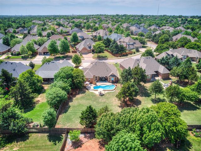 1317 Narrows Bridge Circle, Edmond, OK 73034