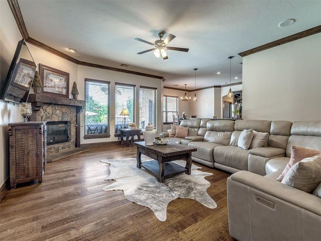 1317 Narrows Bridge Circle, Edmond, OK 73034