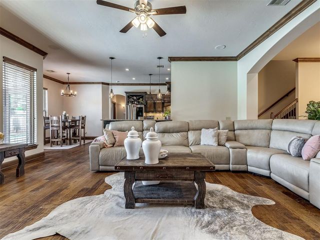 1317 Narrows Bridge Circle, Edmond, OK 73034