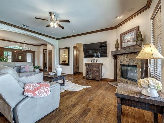 1317 Narrows Bridge Circle, Edmond, OK 73034