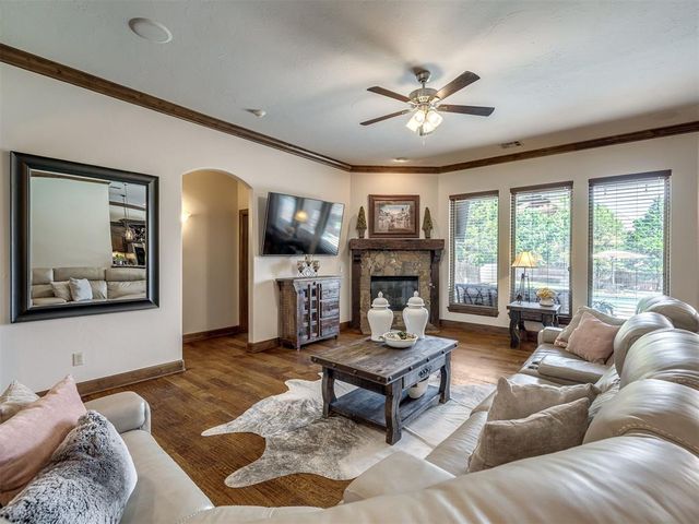 1317 Narrows Bridge Circle, Edmond, OK 73034