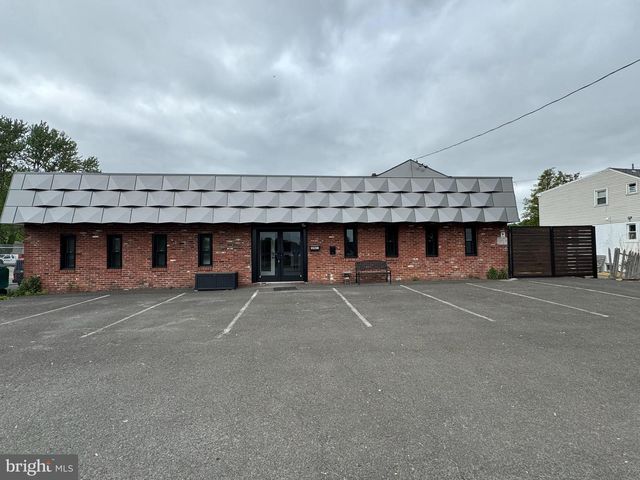 5921 BRISTOL EMILIE RD, Levittown, PA 19057