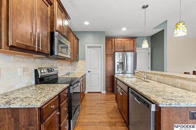 2841 Valley Stream Drive, Lincoln, NE 68516