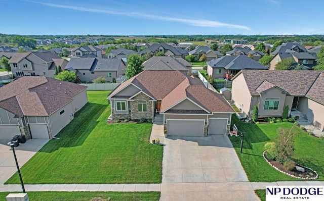 2841 Valley Stream Drive, Lincoln, NE 68516