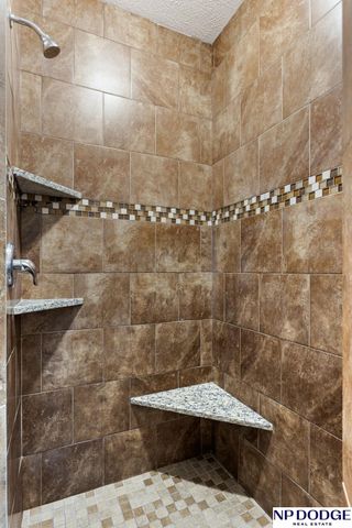 2841 Valley Stream Drive, Lincoln, NE 68516