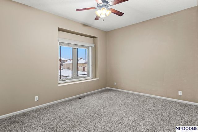 2841 Valley Stream Drive, Lincoln, NE 68516