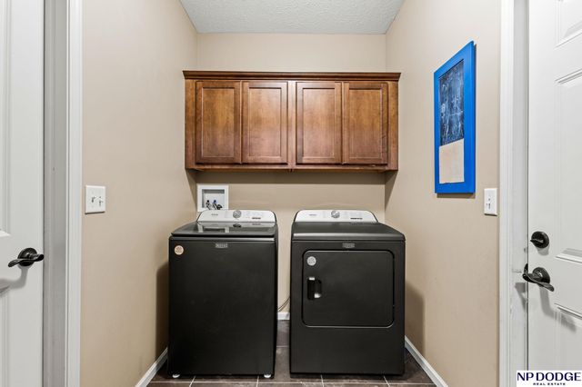 2841 Valley Stream Drive, Lincoln, NE 68516