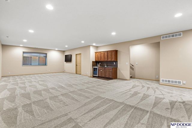 2841 Valley Stream Drive, Lincoln, NE 68516