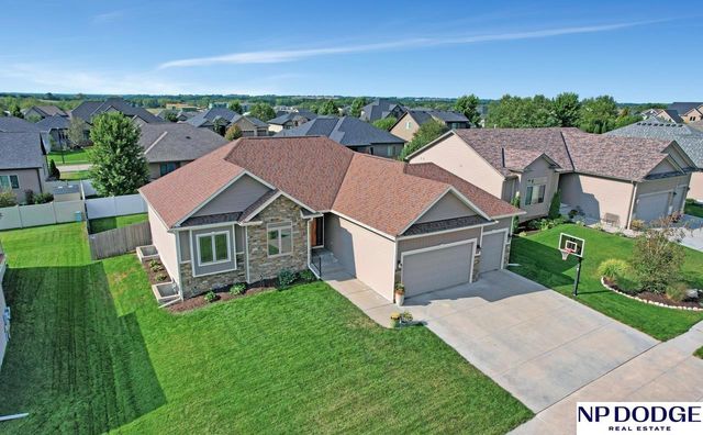 2841 Valley Stream Drive, Lincoln, NE 68516