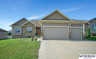 2841 Valley Stream Drive, Lincoln, NE 68516