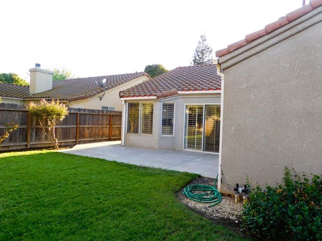 7466 N Hayston Avenue W, Fresno, CA 93720