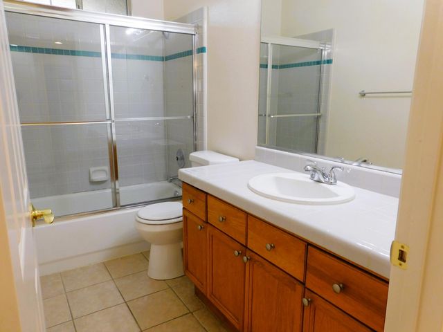 7466 N Hayston Avenue W, Fresno, CA 93720