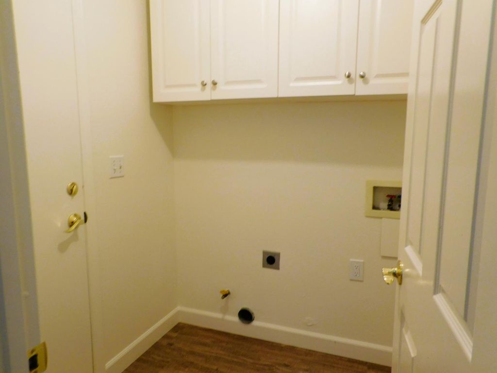 Image 10 of property listing at 7466 N Hayston Avenue W, Fresno, CA 93720